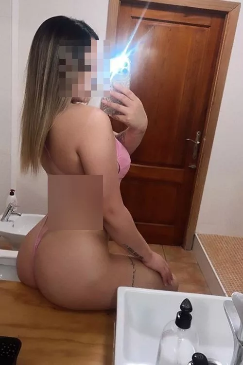 דייט דיסקרטי ממתינה בחיפה